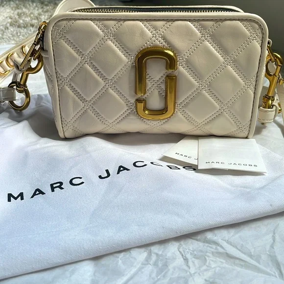 Marc Jacobs | Bags | Marc Jacobs Quilted Softshot In Ivory Marc Jacobs | Bags | Marc Jacobs Quilted Softshot In Ivory